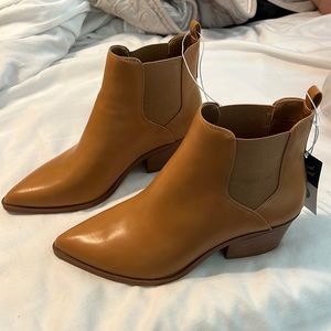 Universal Thread tan booties